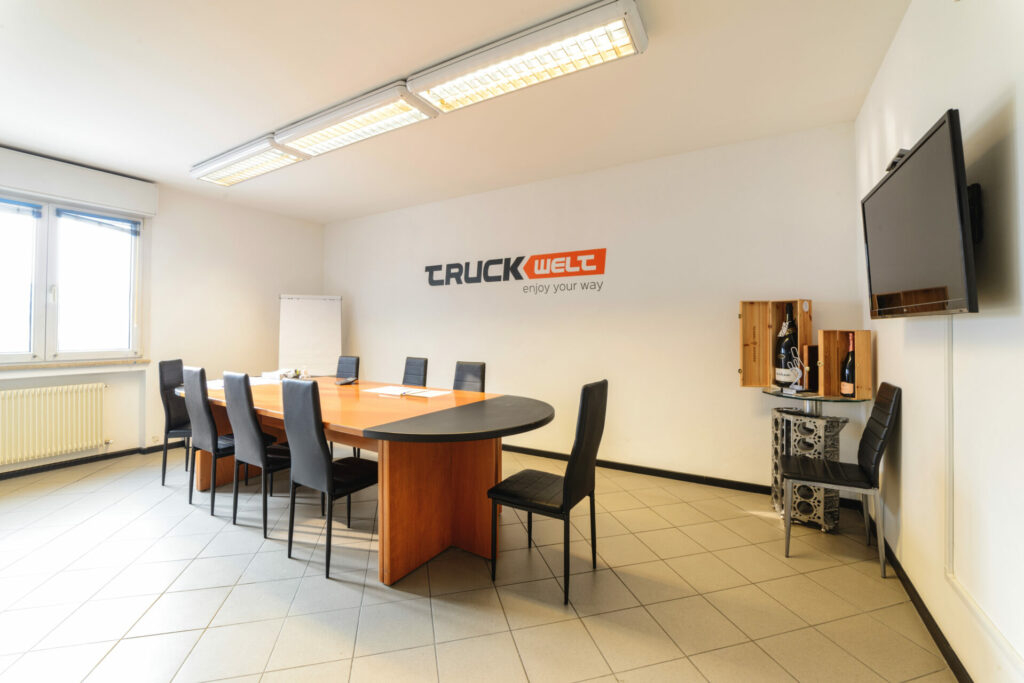 officina per camion bolzano_DSC3489 Officine svg+xml;charset=utf