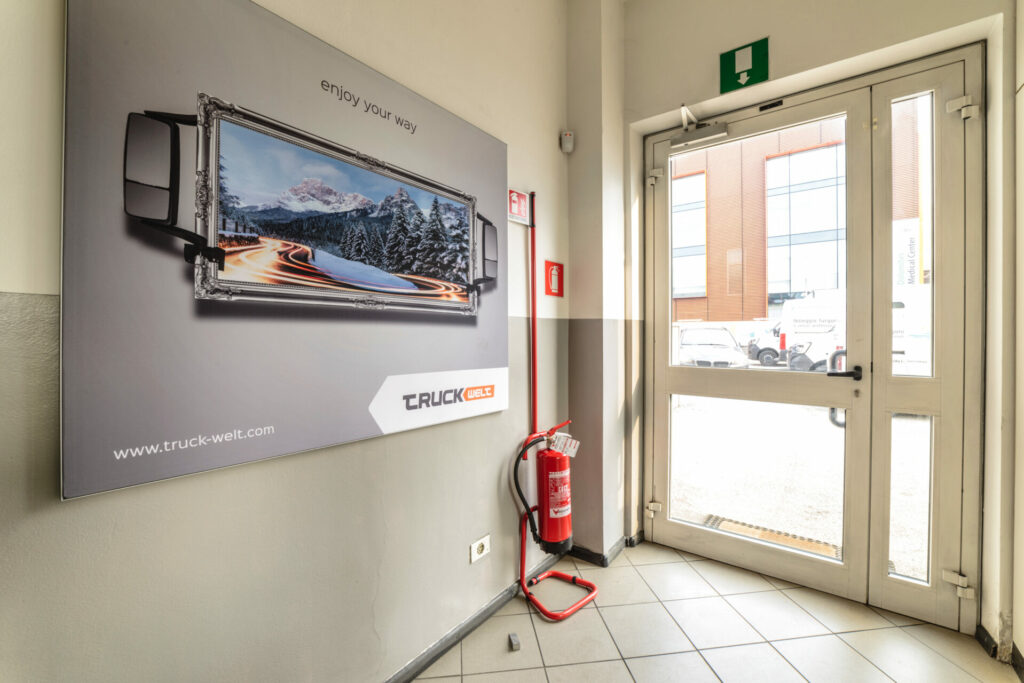 officina per camion bolzano_DSC3499 Officine svg+xml;charset=utf