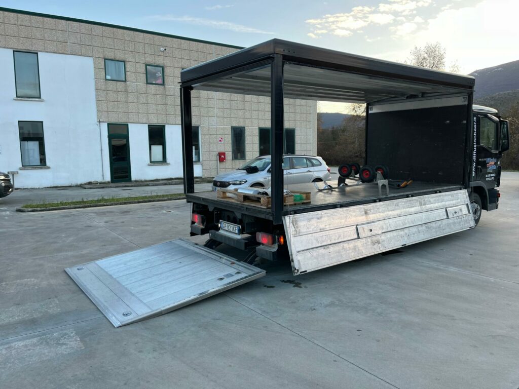 WhatsApp Image 2025-01-07 at 13.03.47 Officine svg+xml;charset=utf