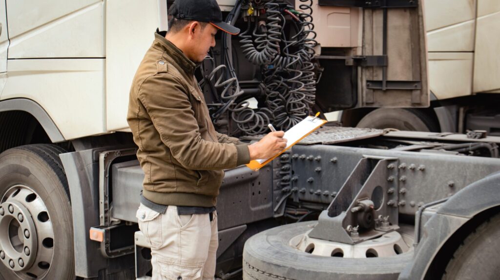 Come mantenere efficiente l’impianto elettrico del tuo camion 7 8